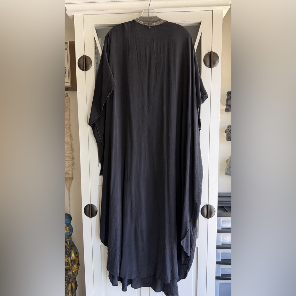 Charcoal Silk Beaded Kaftan - Picture 5 of 9